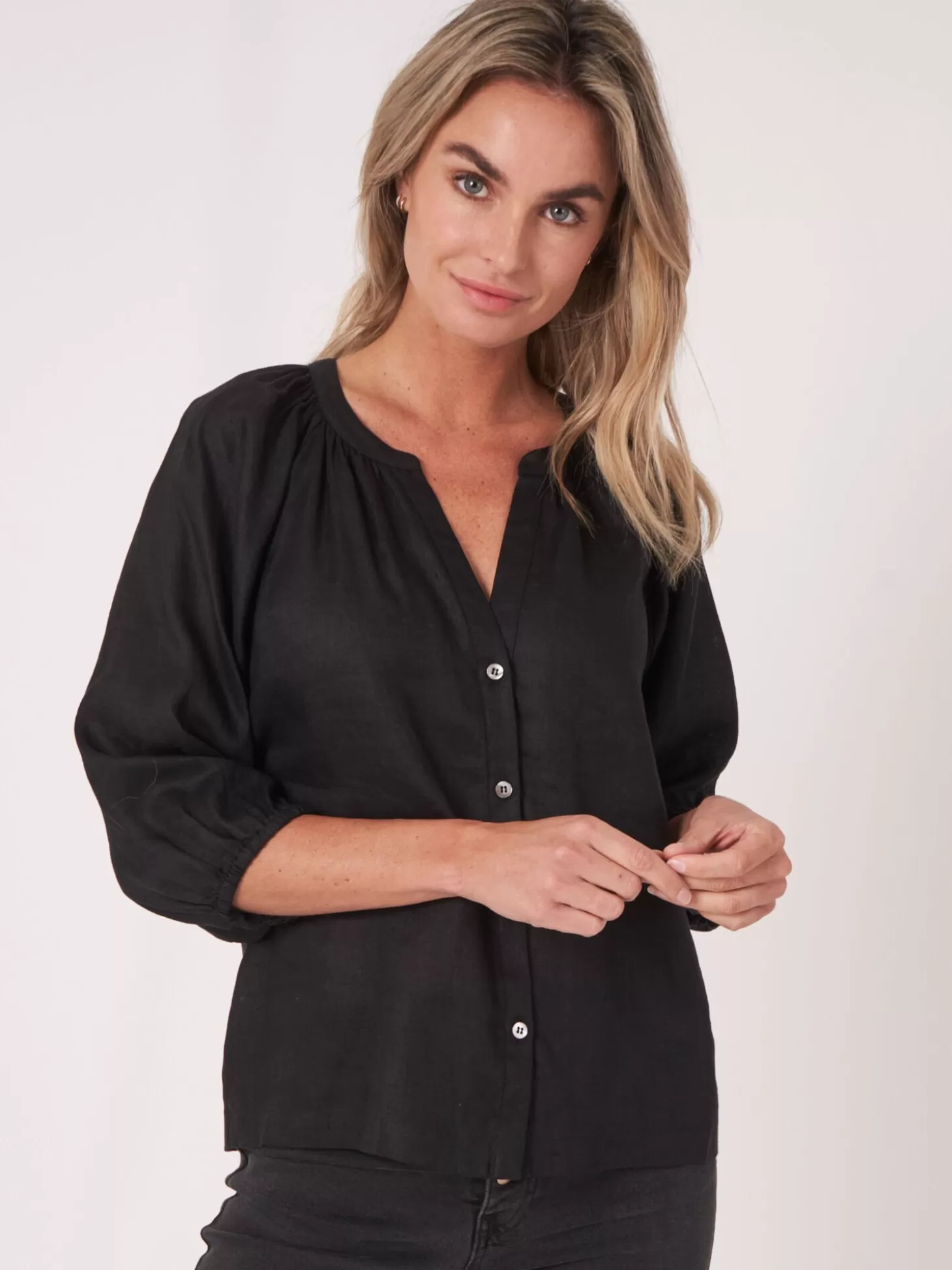 REPEAT cashmere Blouse Boutonnee En Lin A Manches Bouffantes Black Outlet