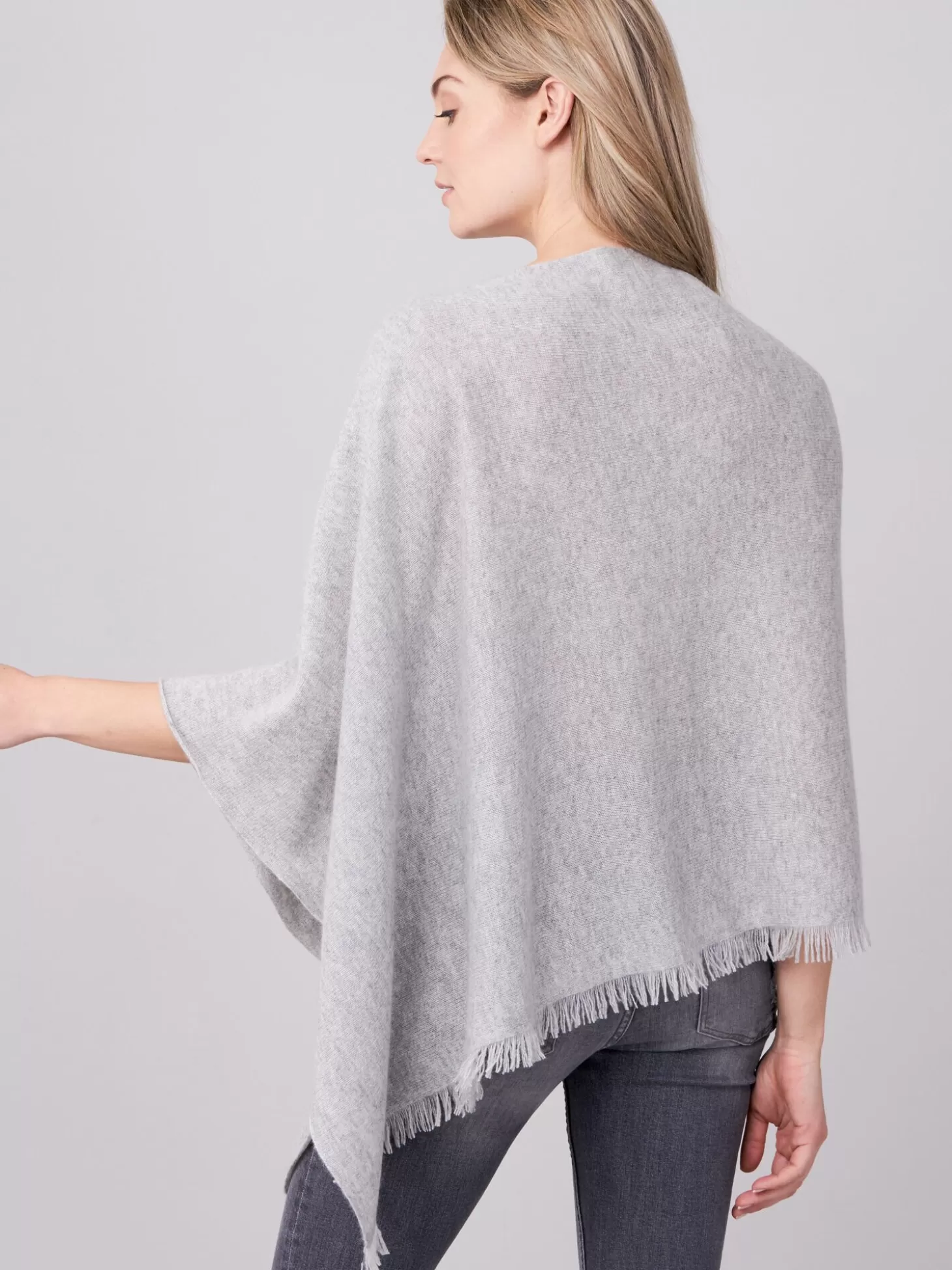 REPEAT cashmere Poncho Asymetrique A Frange En Cachemire Biologique Silver Grey Hot
