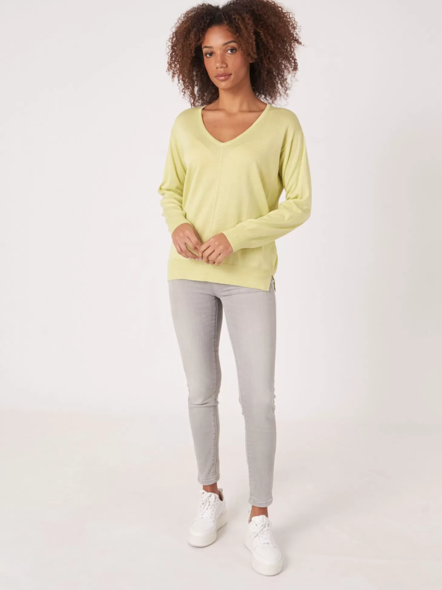 REPEAT cashmere Pull A Col En V En Cachemire Et Soie Melanges Soda Store