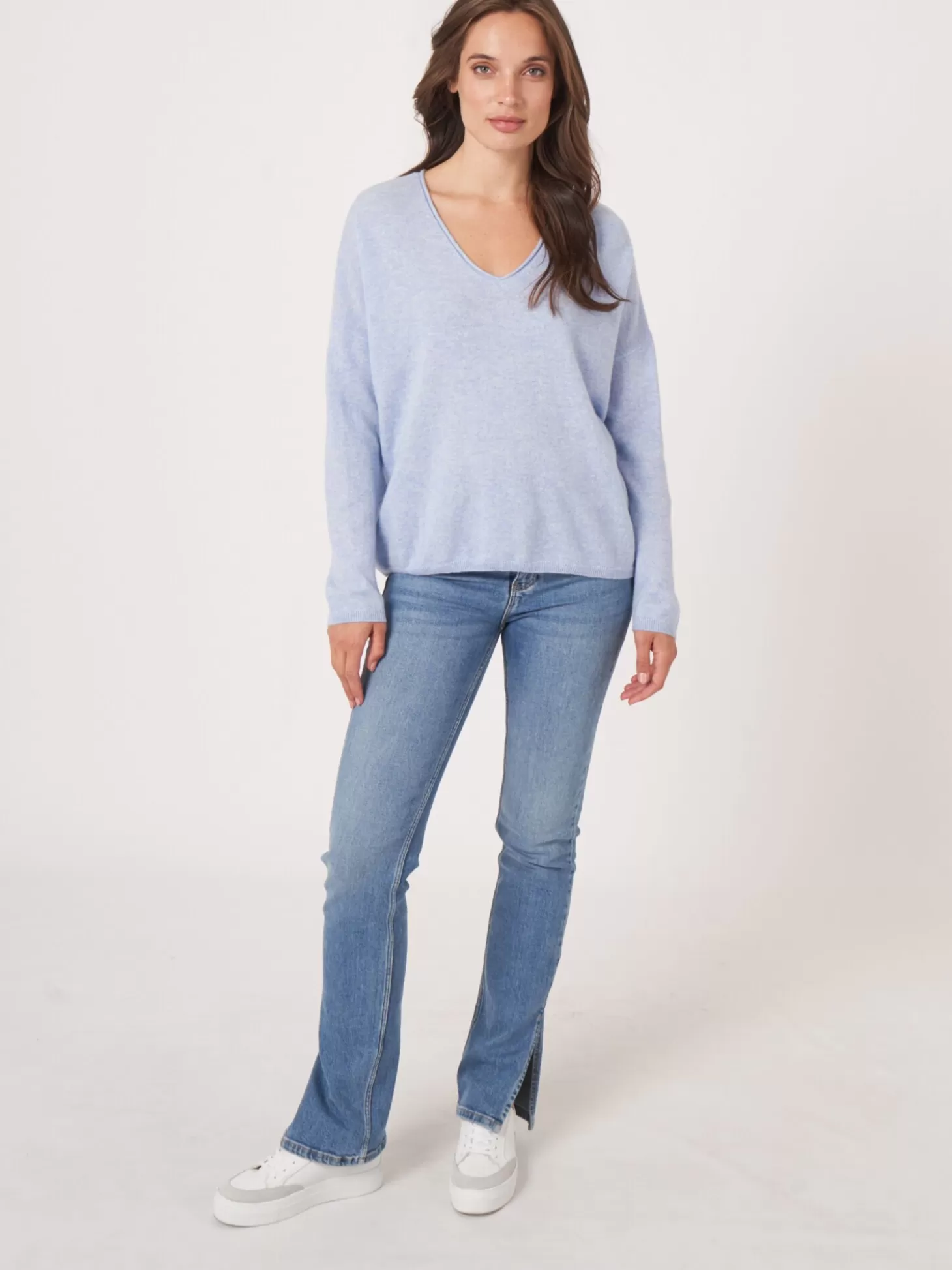 REPEAT cashmere Pull Oversize En Cachemire Biologique A Col En V Sky Best Sale